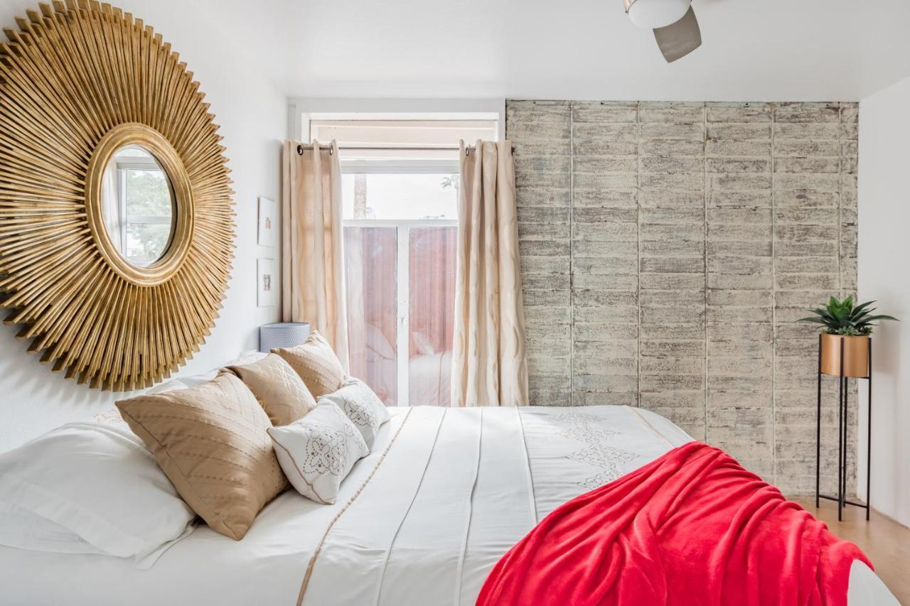 The Claremont #1 Apartment Финикс Екстериор снимка